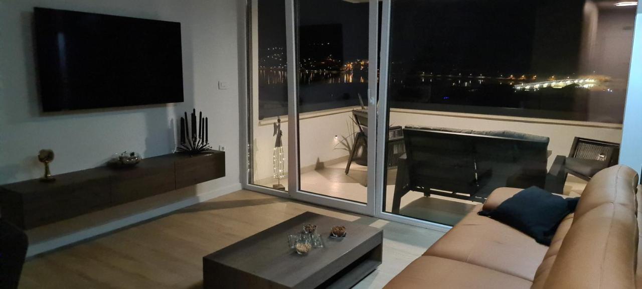 Penthouse Marcelina In